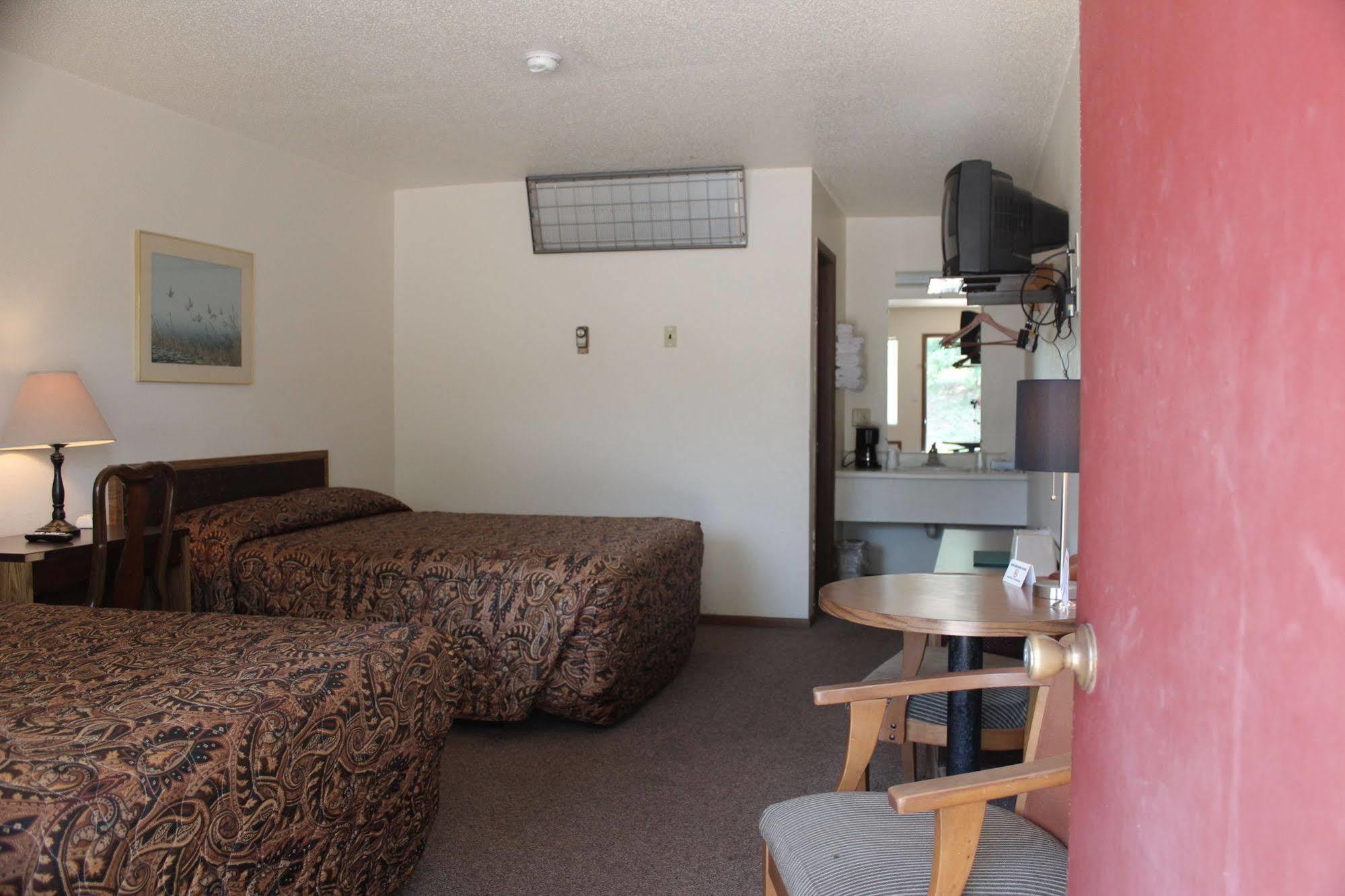 Motel The Lake House